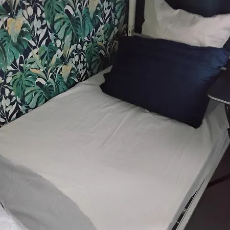 Just For Sleep Male Hommes Shared Daily 8 Pm To 10 Am Homestay *